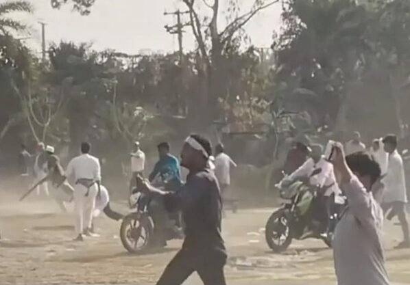 শেরপুরে বিএনপি-জামায়াতের মধ্যে তুমুল সংঘর্ষ, আহত ৩০