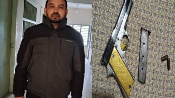 মুজিবনগরে অস্ত্র ও গুলিসহ ক্যাসিনো হোতা কটা আটক