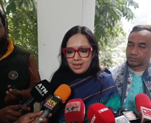 নেতাকর্মীদের বিরুদ্ধে মামলার হুমকি দেওয়া হচ্ছে: রুমিন ফারহানা