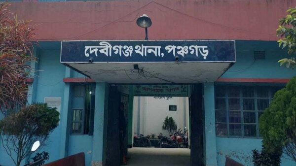 দেবীগঞ্জে অবৈধ ভাটায় অভিযানে বাধা দেয়ায় ৩শ জনের নামে মামলা, ৩ জন আটক