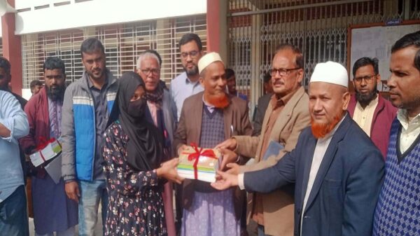 দেবীগঞ্জ সরকারি স্কুল এন্ড কলেজে বই বিতরন উৎসব