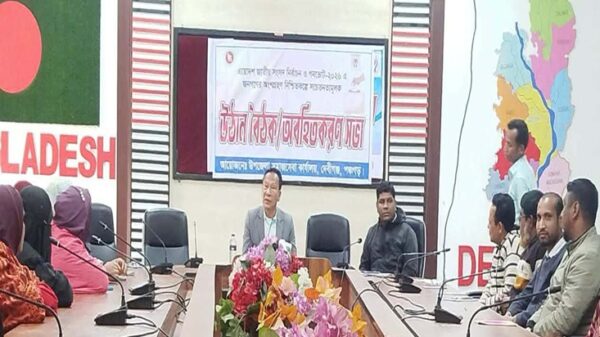 দেবীগঞ্জে নির্বাচনে গনভোটে অংশগ্রহন নিশ্চিতে জনসচেতনতায উঠান বৈঠক