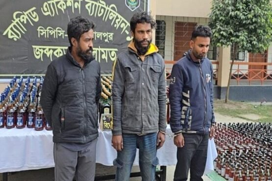 শেরপুরে র‍্যাবের অভিযানে ১৩০১ বোতল বিদেশি মদসহ, আটক ৩