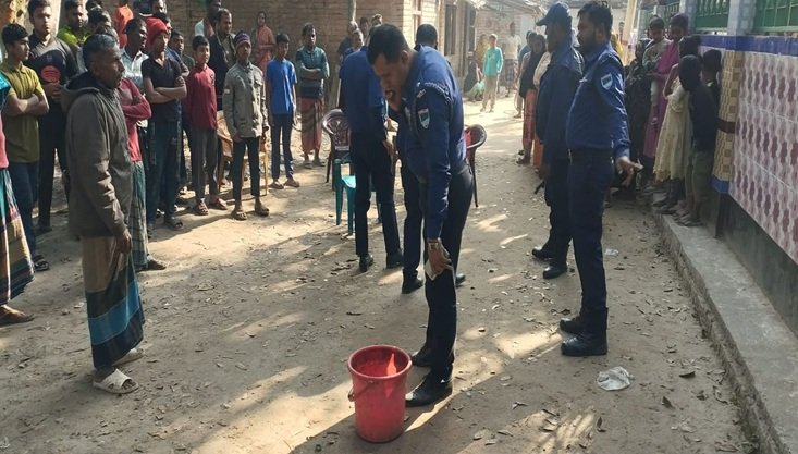 মেহেরপুরে ভোটকেন্দ্রের পাশে ককটেল সদৃশ বস্তু উদ্ধার