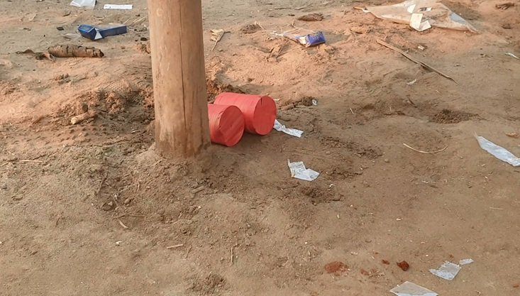 গাংনীতে বিএনপির নির্বাচনী অফিসের পাশ থেকে দুটি বোমা সদৃশ্য বস্তু উদ্ধার