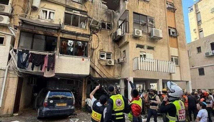 ইসরায়েলের মধ্যাঞ্চলে ইরানের হামলায় আহত ১২