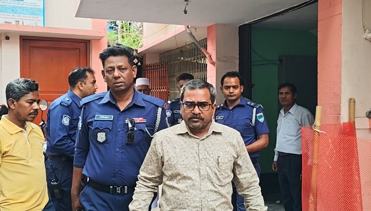 মেহেরপুরে সরকারি অফিসে চাঁদা দাবির অভিযোগে কথিত সাংবাদিক আটক 