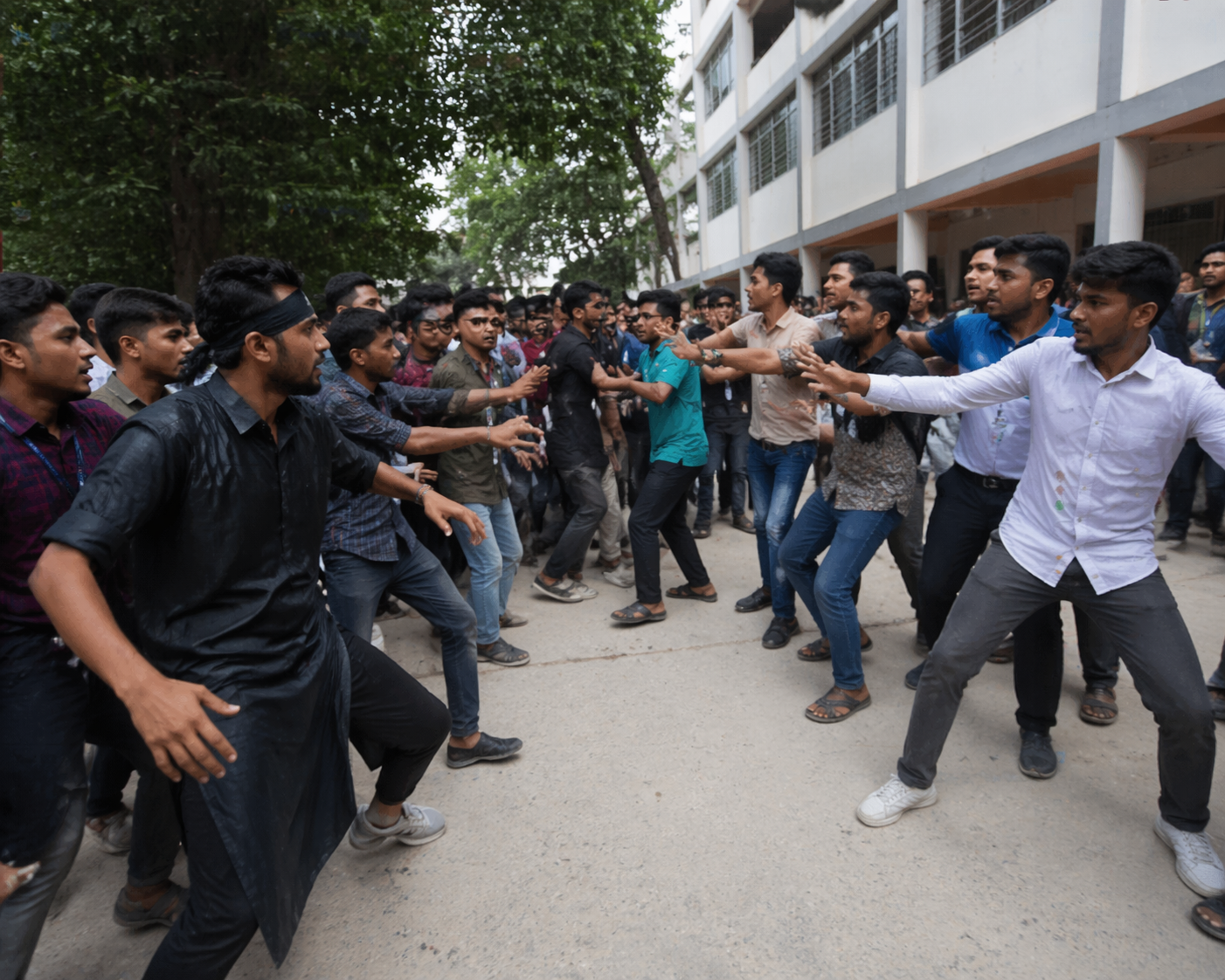 গুপ্ত’ স্লোগান ঘিরে চট্টগ্রাম সিটি কলেজে ছাত্রদল-শিবিরের সংঘর্ষ