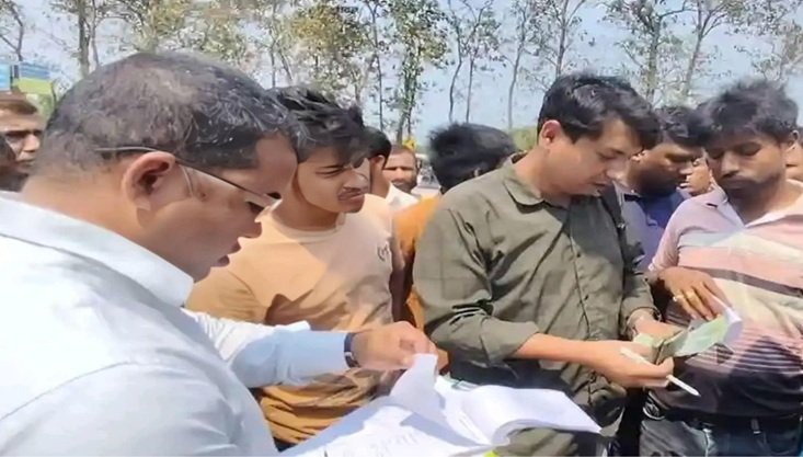 ঠাকুরগাঁওয়ে ভ্রাম্যমাণ আদালতের অভিযান, ফুয়েল কার্ড না থাকায় জরিমানা