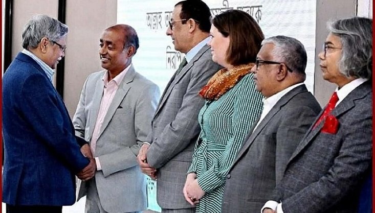 চিকিৎসা শেষে দেশে ফিরলেন রাষ্ট্রপতি