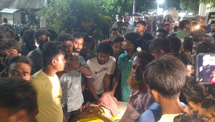 মেহেরপুরে সড়ক দুর্ঘটনায় প্রাণ গেল দুই বন্ধুর