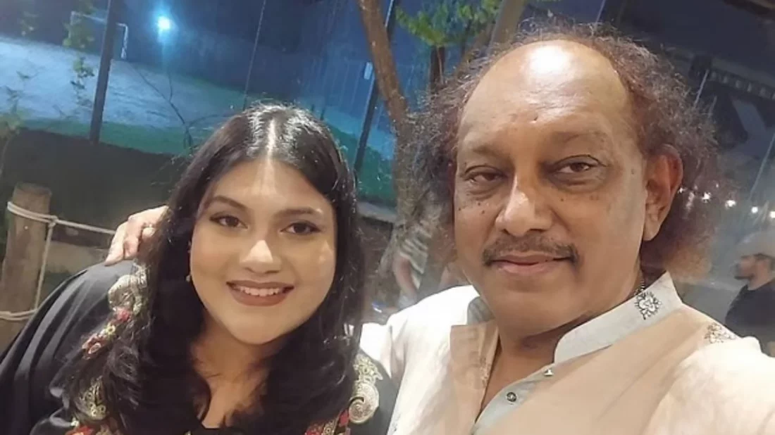 মেয়েকে হারিয়ে ভেঙে পড়া কায়সার হামিদ: ‘কারিনার জন্য সবাই দোয়া করবেন’
