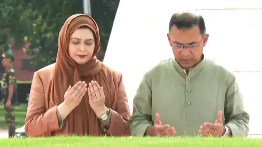 ঈদের প্রধান জামাত শেষে পিতা-মাতার কবর জিয়ারত করলেন প্রধানমন্ত্রী তারেক রহমান