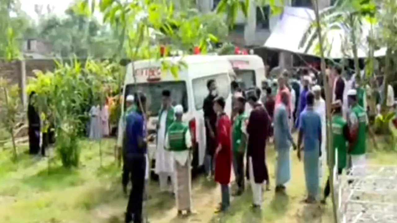 ওমান থেকে দেশে ফিরল চার প্রবাসী ভাইয়ের মরদেহ, শোকে স্তব্ধ রাঙ্গুনিয়া