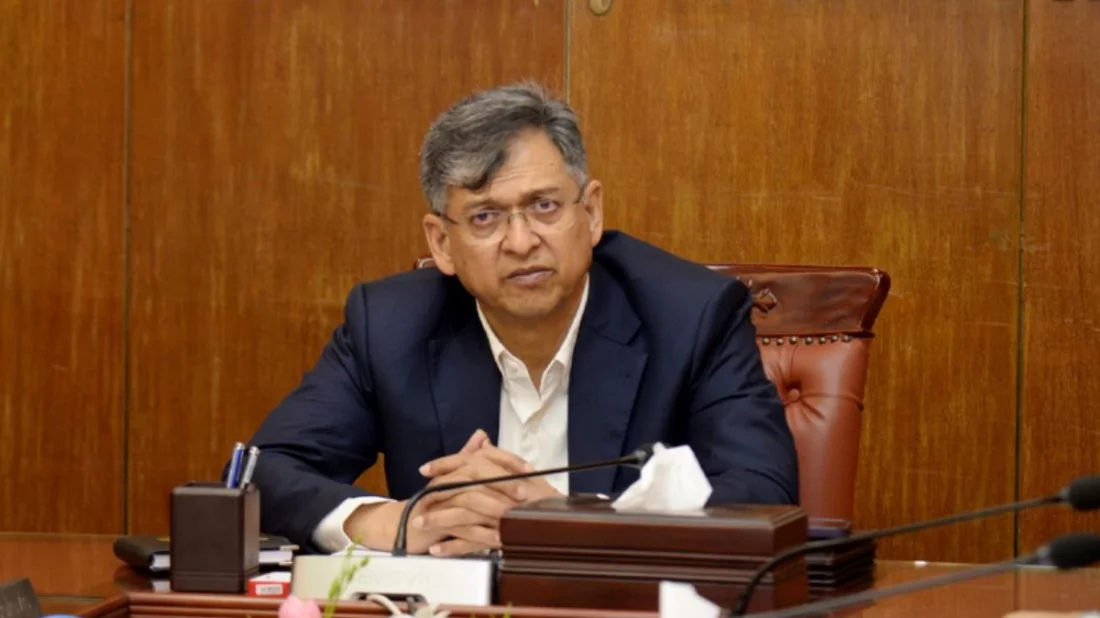 সেনাবাহিনী পর্যায়ক্রমে ব্যারাকে ফিরবে: স্বরাষ্ট্রমন্ত্রী