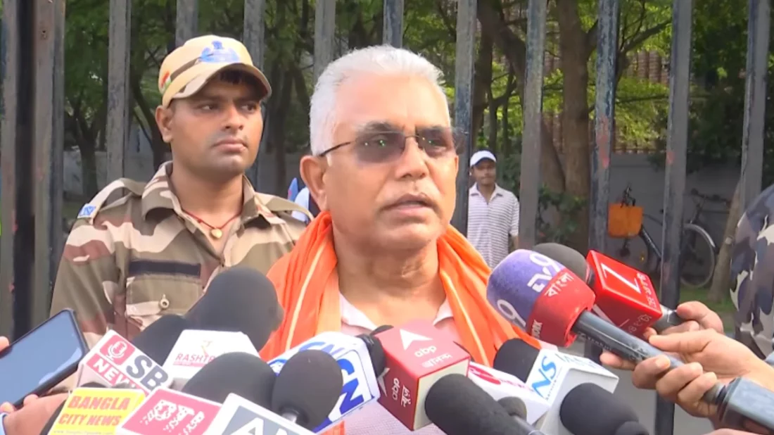 ‘এখানে এসব চলবে না, নামাজ পড়তে বাংলাদেশ-পাকিস্তানে যান’: যোগ দিবস বিতর্ক নিয়ে বিজেপি মন্ত্রী দিলীপ ঘোষ
