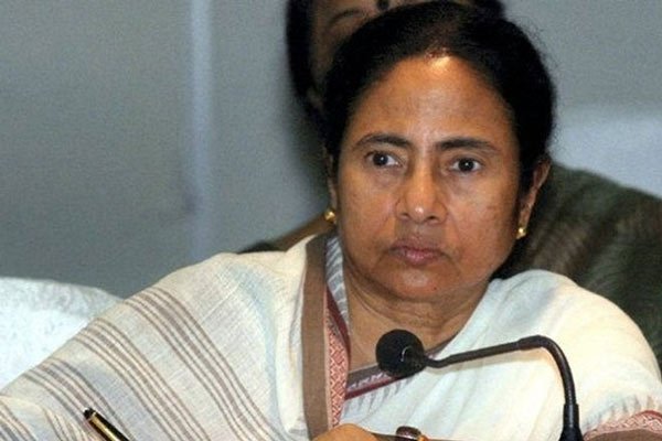 মমতার বাড়িতে সিআইডির নজিরবিহীন তল্লাশি, স্বাক্ষর জালিয়াতির মামলায় দিল্লিতে থাকা অবস্থাতেই অভিযান