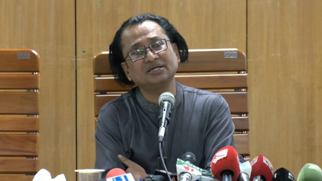 ‘আত্মসম্মান বিকিয়ে কোনো সম্পর্ক নয়’: দিল্লি বিমানবন্দর থেকে ফিরে সংবাদ সম্মেলনে উপদেষ্টা জাহেদ উর রহমান