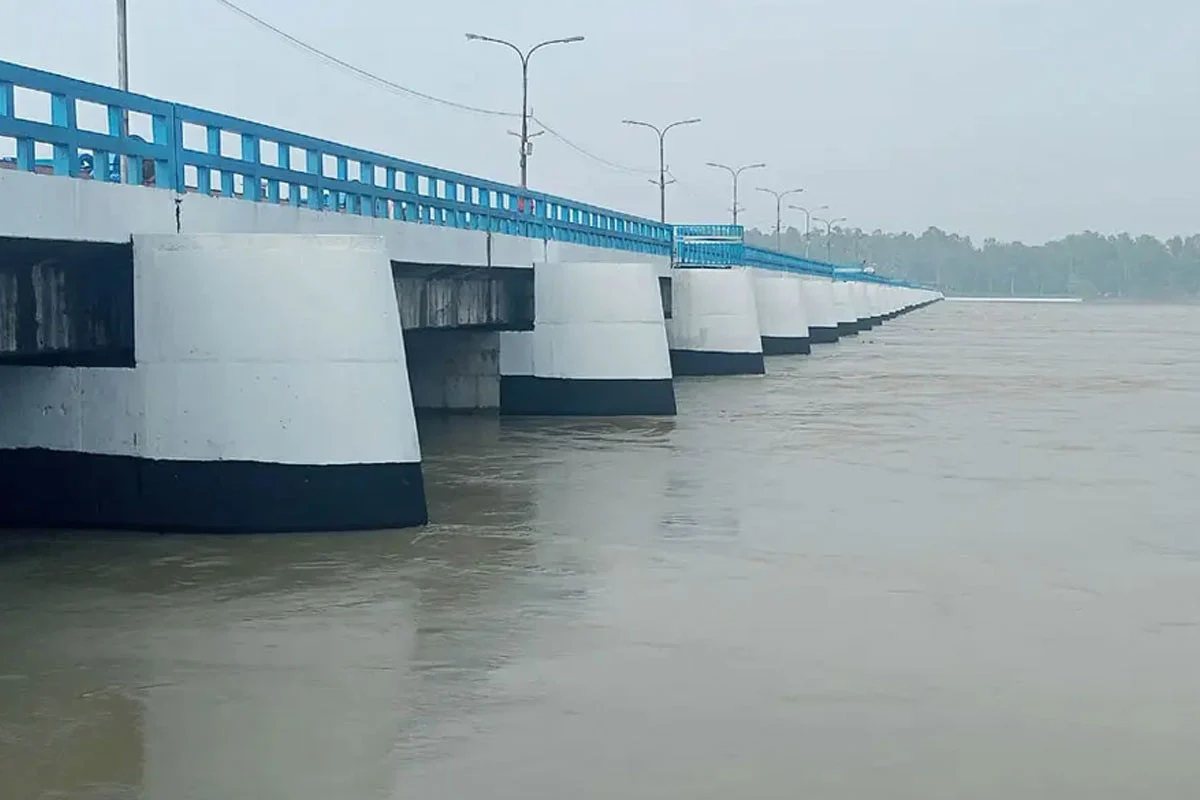 উজানের ঢলে তিস্তায় বন্যার আশঙ্কা: পরিস্থিতি সামাল দিতে ৪৪ গেট উন্মুক্ত