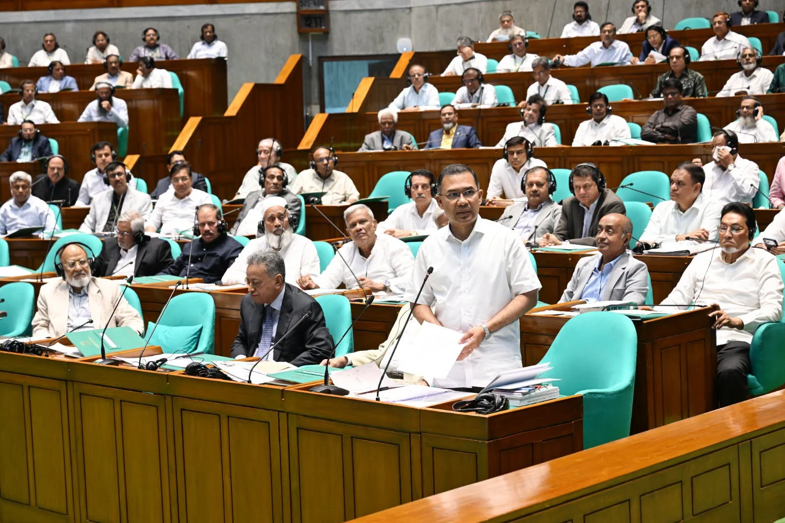 অর্থনৈতিক বিপর্যয় কাটানোর অঙ্গীকার: বৈদেশিক ঋণকে জাতির বোঝা আখ্যা দিয়ে সংসদে প্রধানমন্ত্রীর বক্তব্য