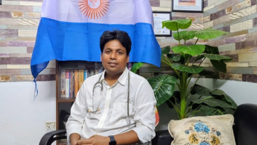 আর্জেন্টিনার জার্সি পরলেই চিকিৎসকের ফি হাফ, পটুয়াখালীতে অভিনব উদ্যোগ
