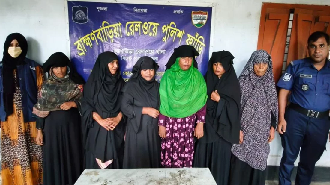 যাত্রীর ছদ্মবেশে ট্রেনে গহনা লুট: ব্রাহ্মণবাড়িয়ায় পুলিশের জালে ১১ নারী ছিনতাইকারী