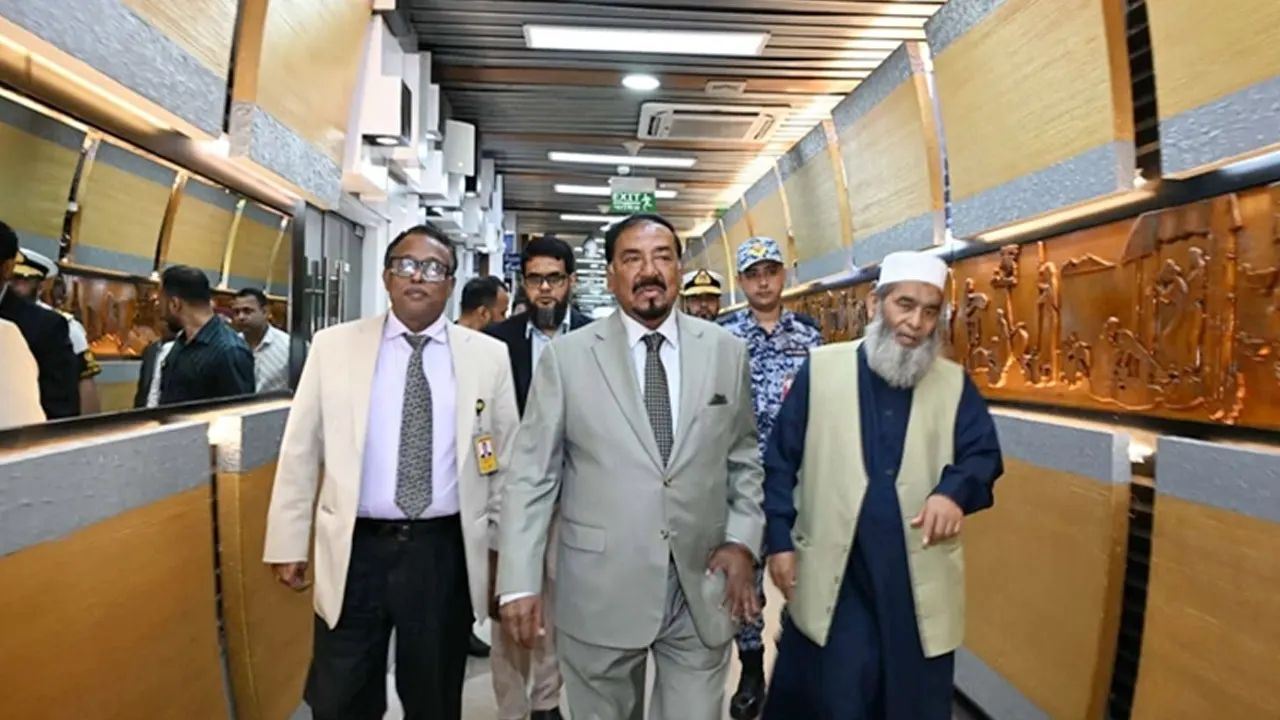 খামেনির জানাজায় অংশ নিতে তেহরান গেলেন স্পিকার হাফিজ উদ্দিন আহমদ