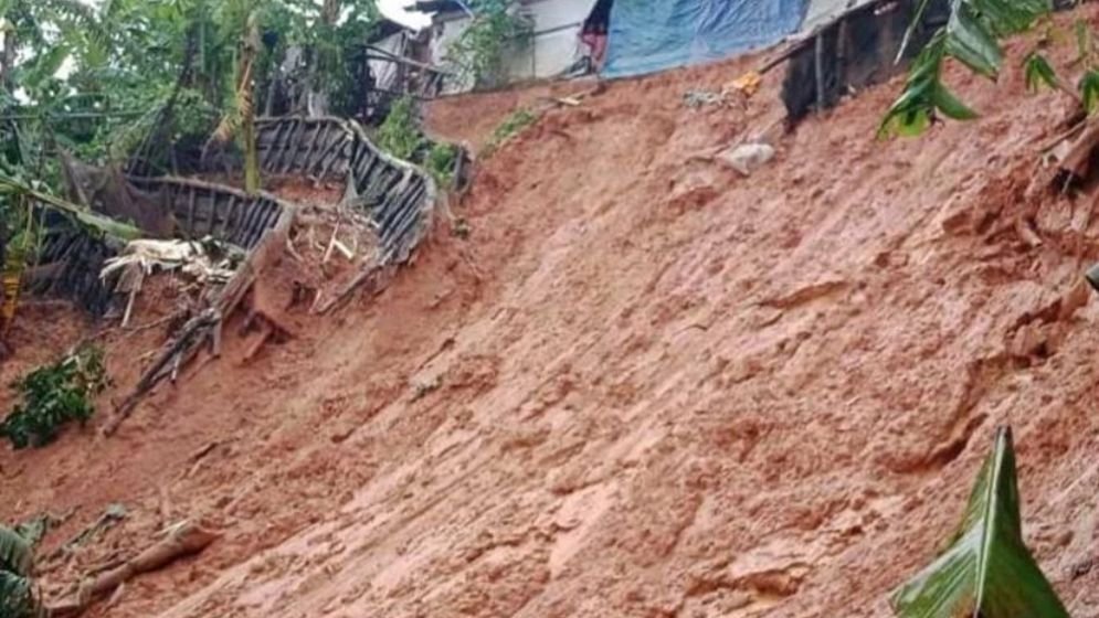 কক্সবাজারে টানা বৃষ্টিতে ভয়াবহ পাহাড়ধস: রোহিঙ্গা শিবিরসহ বিভিন্ন স্থানে প্রাণহানি বেড়ে ১১
