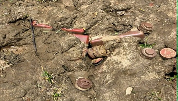 গাংনীতে ল্যান্ডমাইন ঘিরে আতঙ্কের ৩৪ ঘণ্টা- দেখা মেলেনি নিষ্ক্রিয়কারী দলের