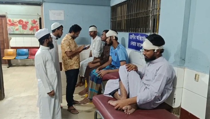 ব্রাহ্মণবাড়িয়ায় পুলিশ-মাদ্রাসা ছাত্রদের উত্তেজনা- আহত ৩০