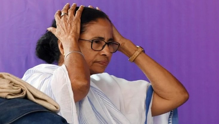 দলের নাম ও প্রতীক দুটোই হারালেন মমতা বন্দ্যোপাধ্যায়