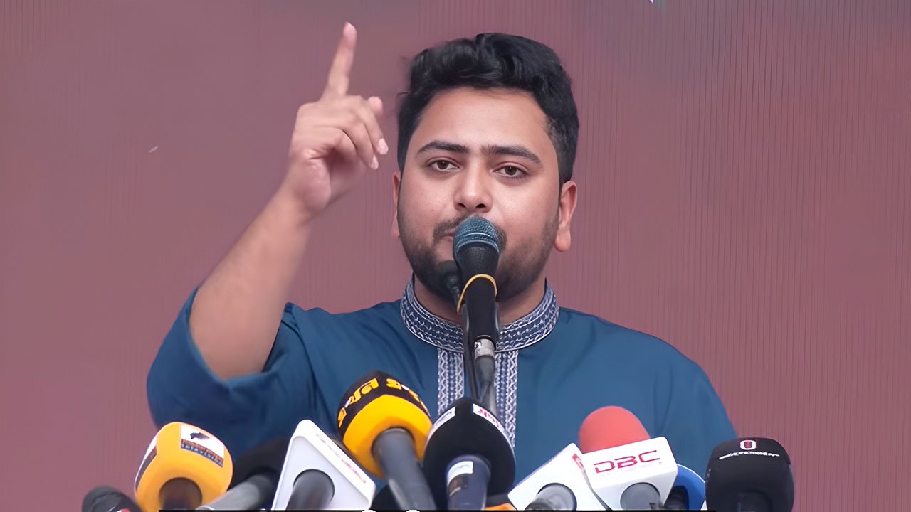 লংমার্চে বাধা দিলে ৬ দফা ১ দফায় রূপ নেবে: সরকারকে নাহিদের কঠোর হুঁশিয়ারি