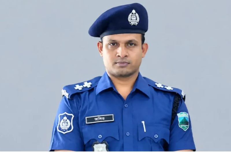 নিষিদ্ধ ছাত্রলীগ নেতাকে পালাতে সহায়তার অভিযোগ: নওগাঁয় এসআই ক্লোজড, পরে ভোরেই নিজ হাতে গ্রেপ্তার
