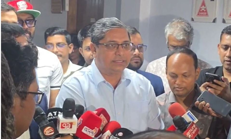 দলীয় প্রতীক থাকছে না স্থানীয় সরকার নির্বাচনে: মাঠপর্যায়ে সমর্থিত প্রার্থী দেবে বিএনপি, লেভেল প্লেয়িং ফিল্ডের নিশ্চয়তা সরকারের