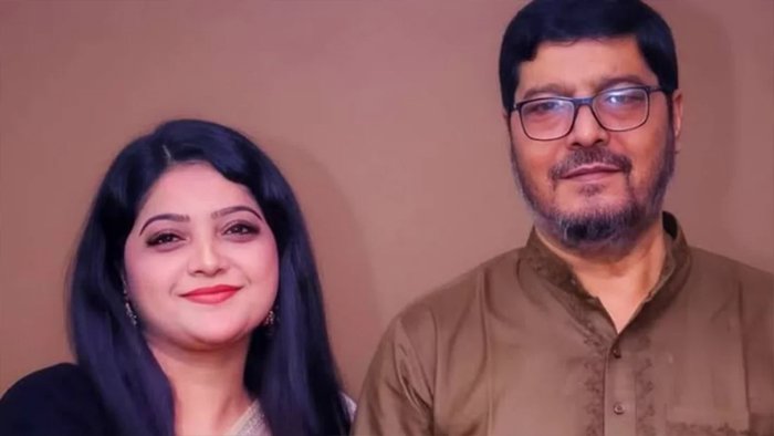 নতুন গান প্রকাশের আগেই পিতৃহারা হলেন জনপ্রিয় কণ্ঠশিল্পী সালমা