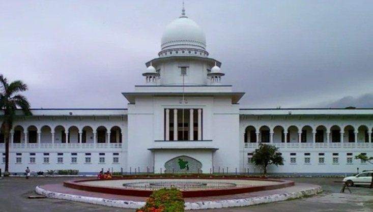 হাইকোর্টের আদেশের পরও ব্রাহ্মণবাড়িয়ার স্টেডিয়াম মার্কেটের দোকান বন্ধের অভিযোগ জেলা প্রশাসকের বিরুদ্ধে