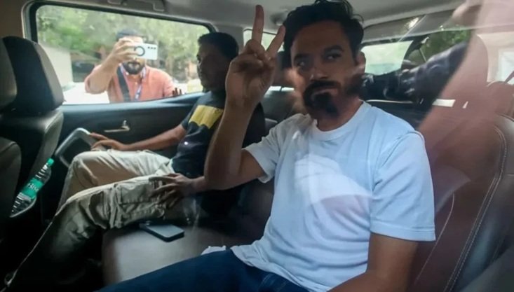 মুচলেকা দিয়ে ছাড়া পেলেন ককরোচ প্রধান দিপকে