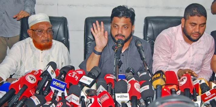 বিতর্ক এড়াতে প্রতিমন্ত্রীর পদ ছাড়লেন ইশরাক হোসেন, সাধারণ কর্মী হিসেবেই মাদকের বিরুদ্ধে লড়াইয়ের ঘোষণা