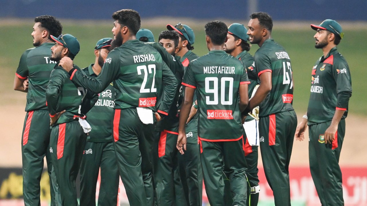 ত্রিদেশীয় সিরিজের ফাইনালে ওঠার পথ: জটিল সমীকরণের মুখে বাংলাদেশ